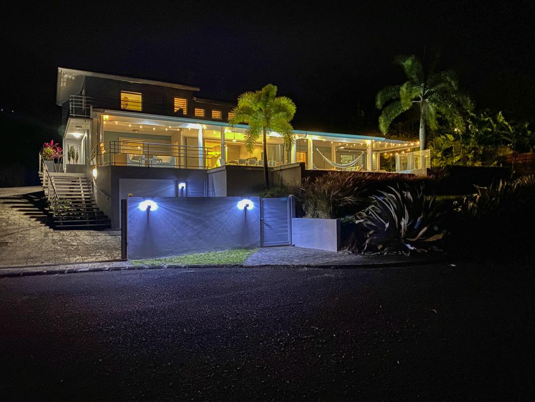 44.Location Villa piscine vue mer Deshaies Guadeloupe_De nuit